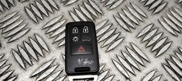 Volvo V70 Ignition key/card 
