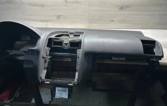 Volkswagen Touran II Dashboard 1T1857001 QVSAH901965