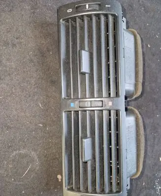 BMW 3 E46 Dash center air vent grill 8361895 8370741 8363199