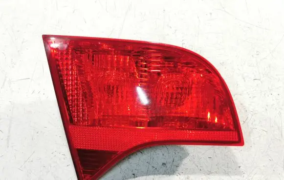 Audi A4 S4 B7 8E 8H Tailgate rear/tail lights 8E9945093 484501 ULO749001