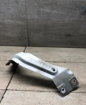 Volkswagen Touran I Fender mounting bracket 1T0821136