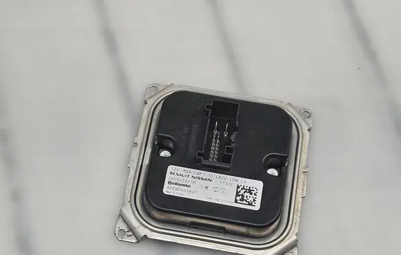 Mercedes-Benz X-class W470 Xenon control unit/module 260551225R A2C90665801