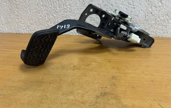 Lexus RX 450H Brake pedal 8951047050