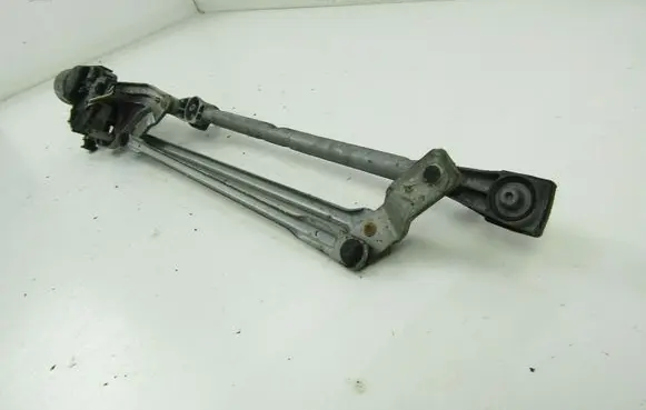Ford Fusion Front wiper linkage 