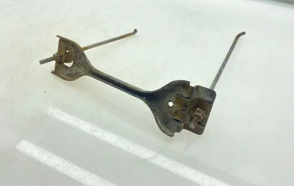 Battery bracket