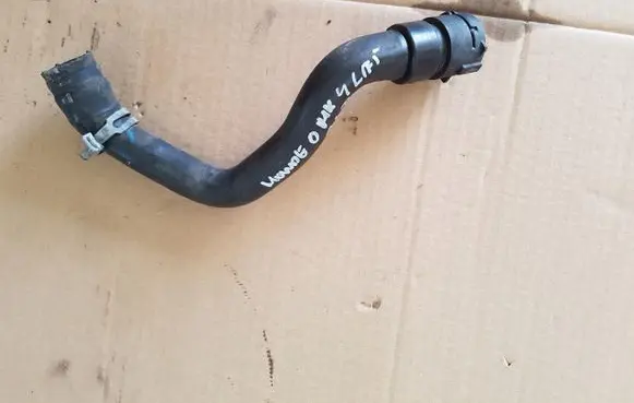 Ford Mondeo MK IV Engine coolant pipe/hose