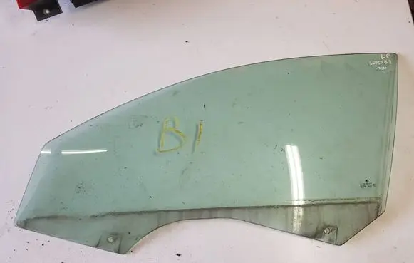 Skoda Superb B6 (3T) Front door window glass four-door 