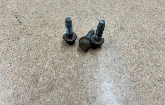 BMW 3 E46 Nuts/bolts 33326760386 6760386 33326774777
