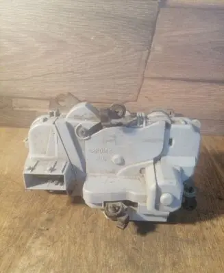 Peugeot 406 Front door lock