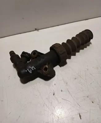 Peugeot 307 Clutch slave cylinder 