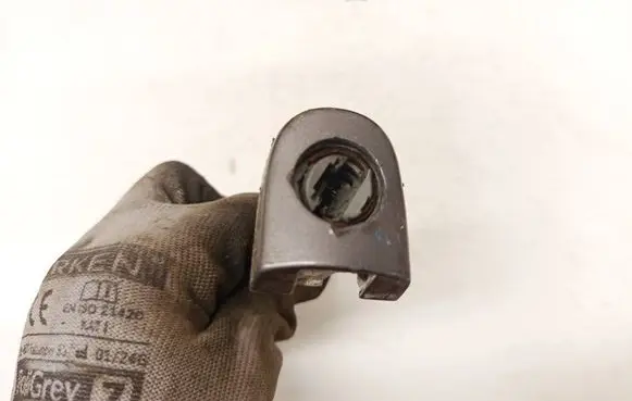 Skoda Superb B5 (3U) Front door lock (next to the handle)