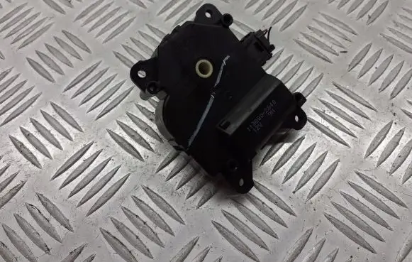 Toyota Auris 150 Air flap motor/actuator 113800-2840