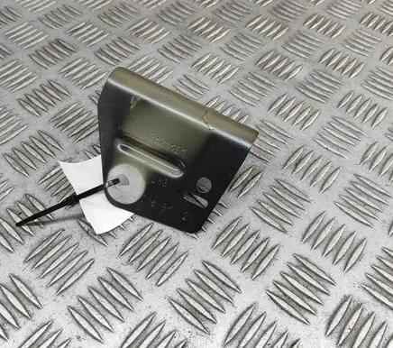Fender mounting bracket