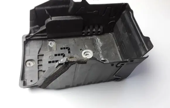 Battery bracket