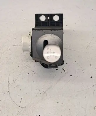 Toyota Prius (NHW20) Gear shifter/selector 8945147030