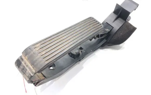 Mercedes-Benz C AMG W203 Accelerator throttle pedal 1293010382E