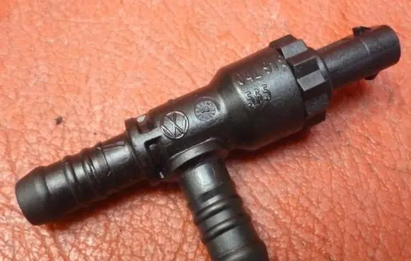 Volkswagen Golf VII Fuel temperature sensor 04L919565 059919523A