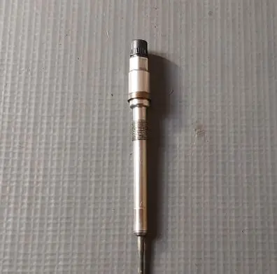 Volkswagen PASSAT B8 Glow plug 03L905061K