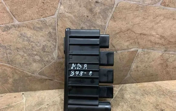 BMW 2 F46 Current control relay 8642761