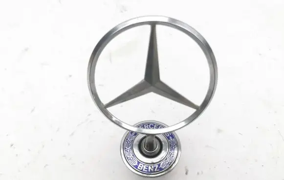 Mercedes-Benz C W203 Manufacturer badge logo/emblem 