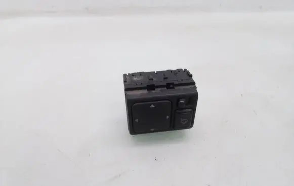 Wing mirror switch