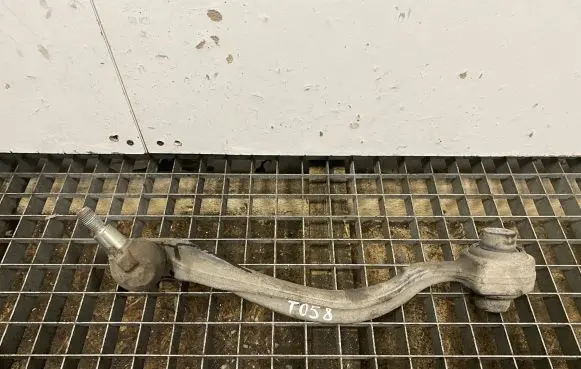 Mercedes-Benz E W212 Front lower control arm/wishbone A21204 PP221331053