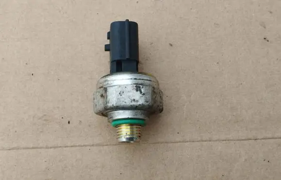 Renault Trafic III (X82) Air conditioning (A/C) pressure sensor 921366801R