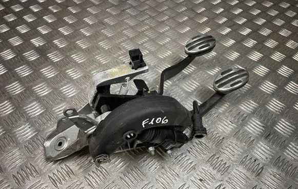 Mini Cooper Countryman R60 Pedal assembly 6772402