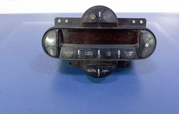 KIA Carens I Climate control unit 0K2FB61190