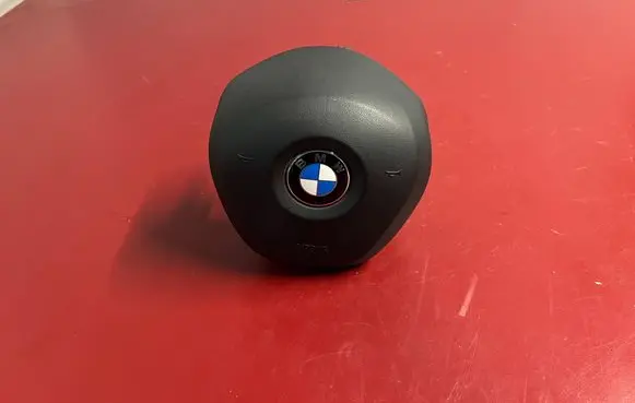 Steering wheel airbag