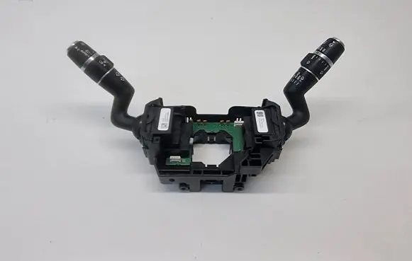 Jaguar F-Pace Wiper turn signal indicator stalk/switch J8A23F972AC
