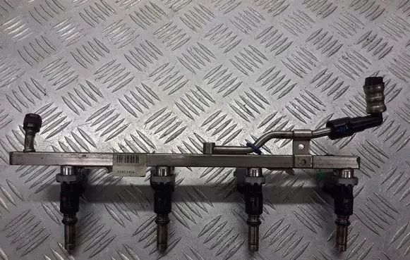 Opel Astra H Fuel main line pipe 61802458