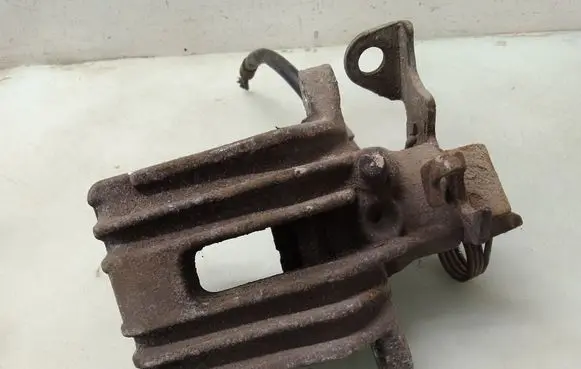 Volkswagen PASSAT B5.5 Rear brake caliper
