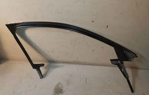 Audi A8 S8 D3 4E Front door window/glass frame 837507