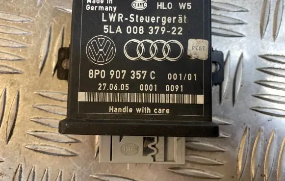 Audi A6 S6 C6 4F Light module LCM 8P0907357C 5LA00837922
