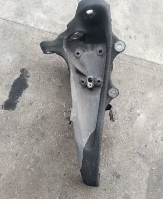 BMW 5 GT F07 Front wheel hub spindle knuckle