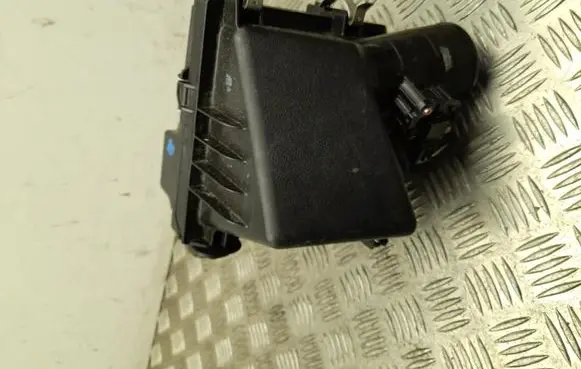 Air filter box