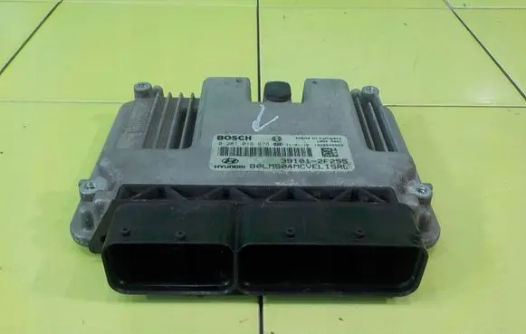 Hyundai ix35 Engine control unit/module 391012F255