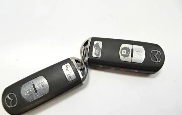 Mazda CX-5 Ignition key/card 03182373