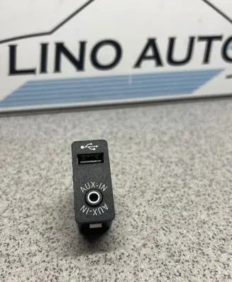 BMW 5 GT F07 AUX in-socket connector 9237653