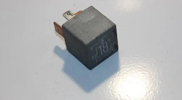 Volkswagen PASSAT B5 Other relay 191937503