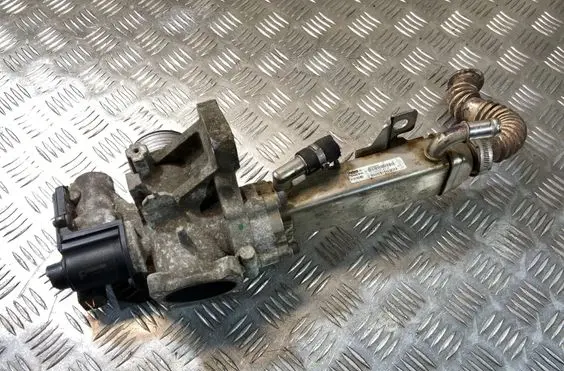 Volvo V50 EGR valve cooler 31219248 31219249