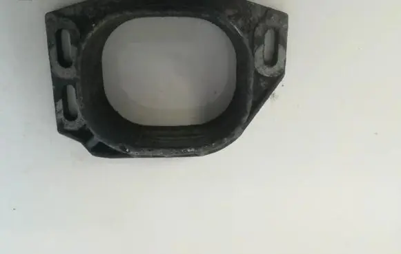 Volkswagen PASSAT B5 Engine mounting bracket 8d0199335p