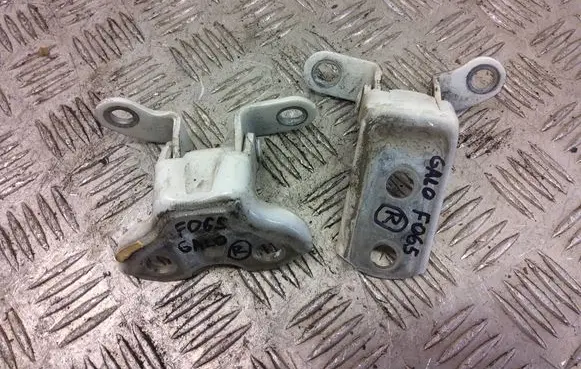 Toyota Prius (XW30) Rear door hinge set 