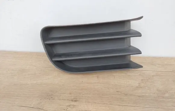 Renault Megane II Front bumper lower grill 8200115120