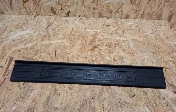 Ford Mustang VI Front sill trim cover FR3B6313222AHW