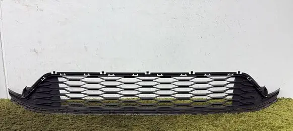 Volkswagen Golf VII Front bumper lower grill 5G0853677AC