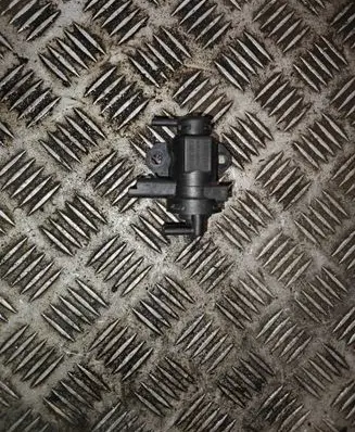 Land Rover Defender Electric auxiliary coolant/water pump