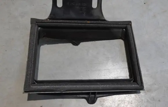 Volkswagen New Beetle Air filter cleaner box bracket assembly 1C1819241B
