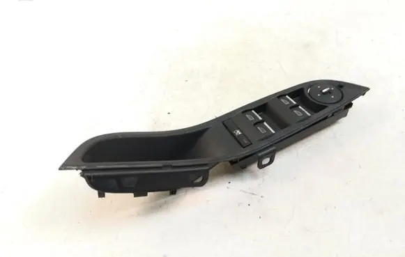 Ford Focus Electric window control switch AM5T14A132CA